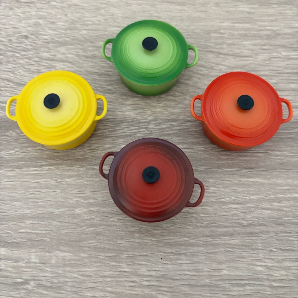 Le Creuset Colorful Mini Dutch Oven Magnet Set - Yellow, Green, Orange, Red